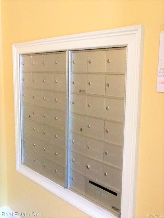 39170 Hayes Road, Unit 21 Clinton Township, MI 48038 - Photo 31 of 33 Gallery Image 31
