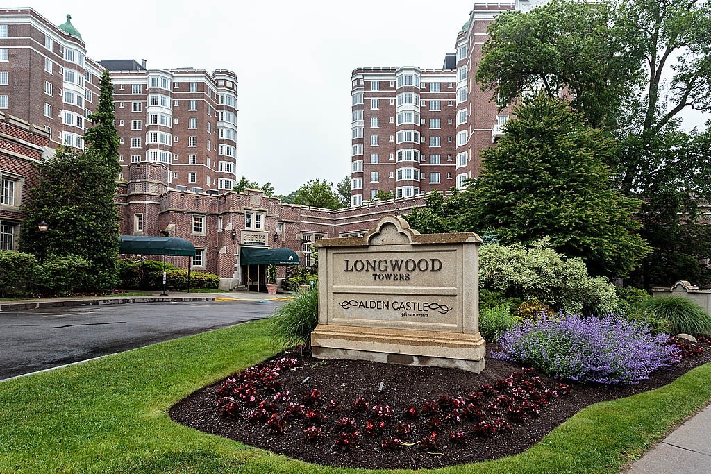 20 Chapel Street, Unit C1001 Brookline, MA 02446 - Photo 24 of 28 a sign on the side of the road