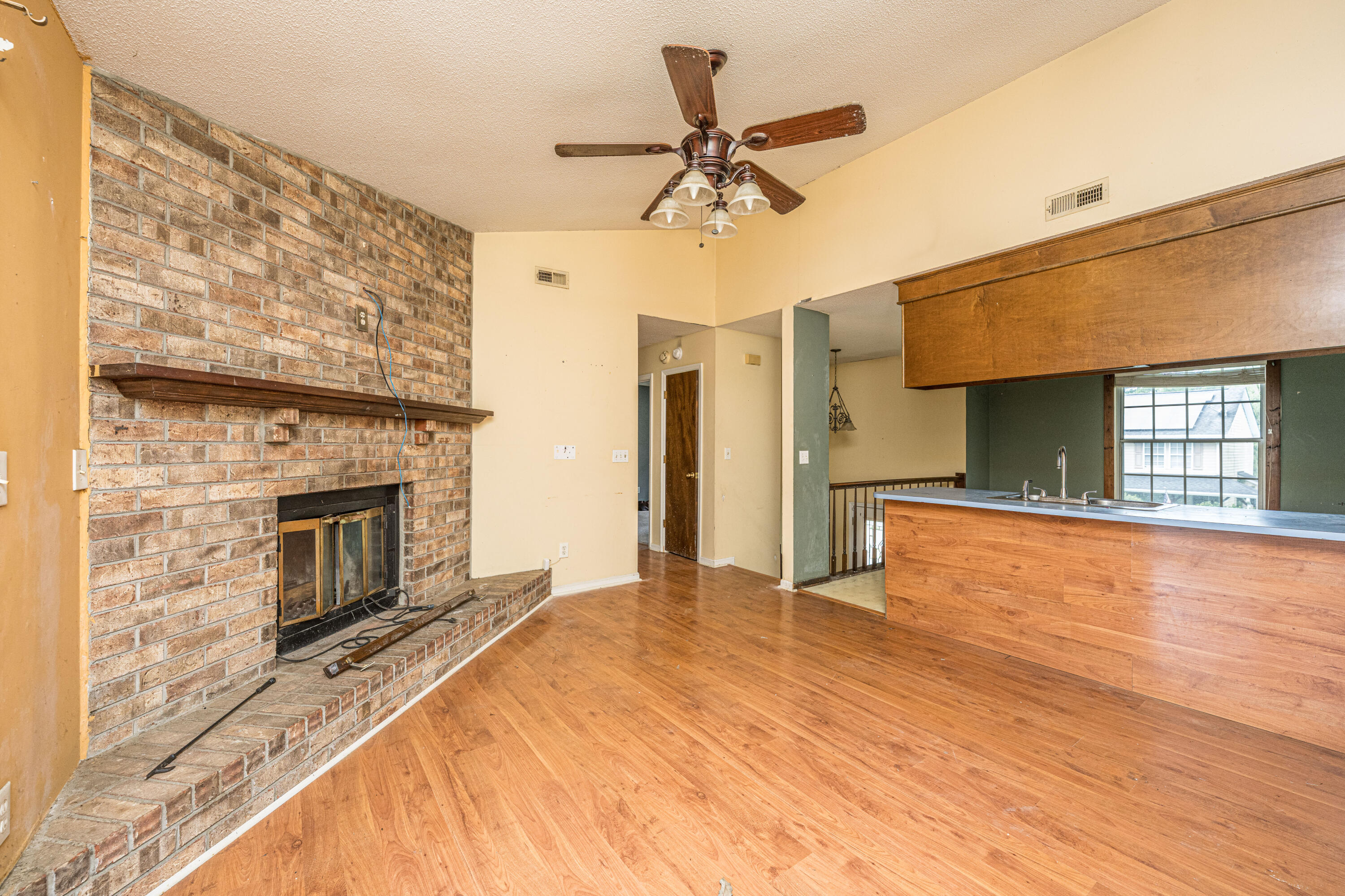 119 Hummingbird Avenue Ladson, SC 29456 - Photo 5 of 32