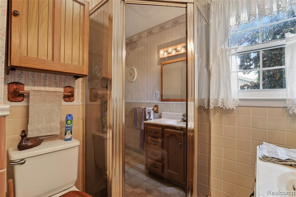 5090 Torrey Road Flint, MI 48507 - Photo 20 of 43