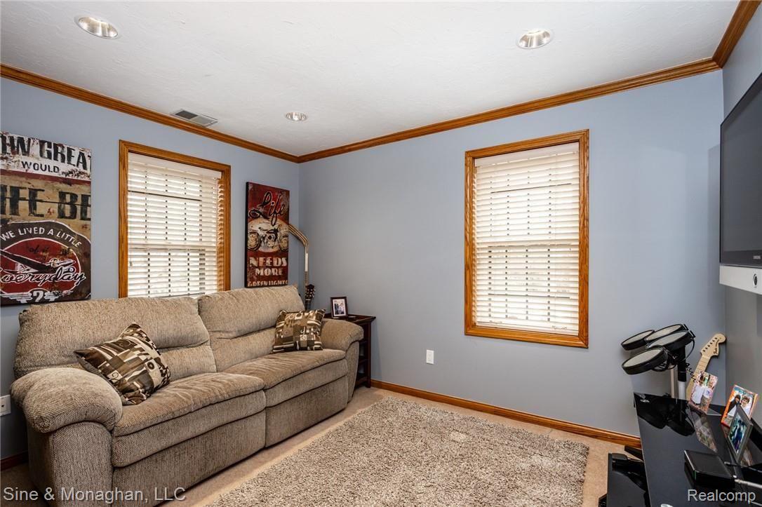 315 Washington Road Grosse Pointe, MI 48230 - Photo 71 of 99 315 Washington S067.jpg