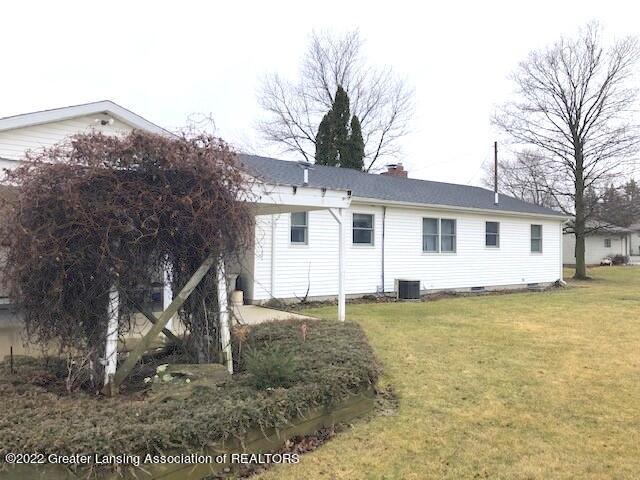 1277 East Parks Road St. Johns, MI 48879 - Photo 3 of 8 Exterior Back