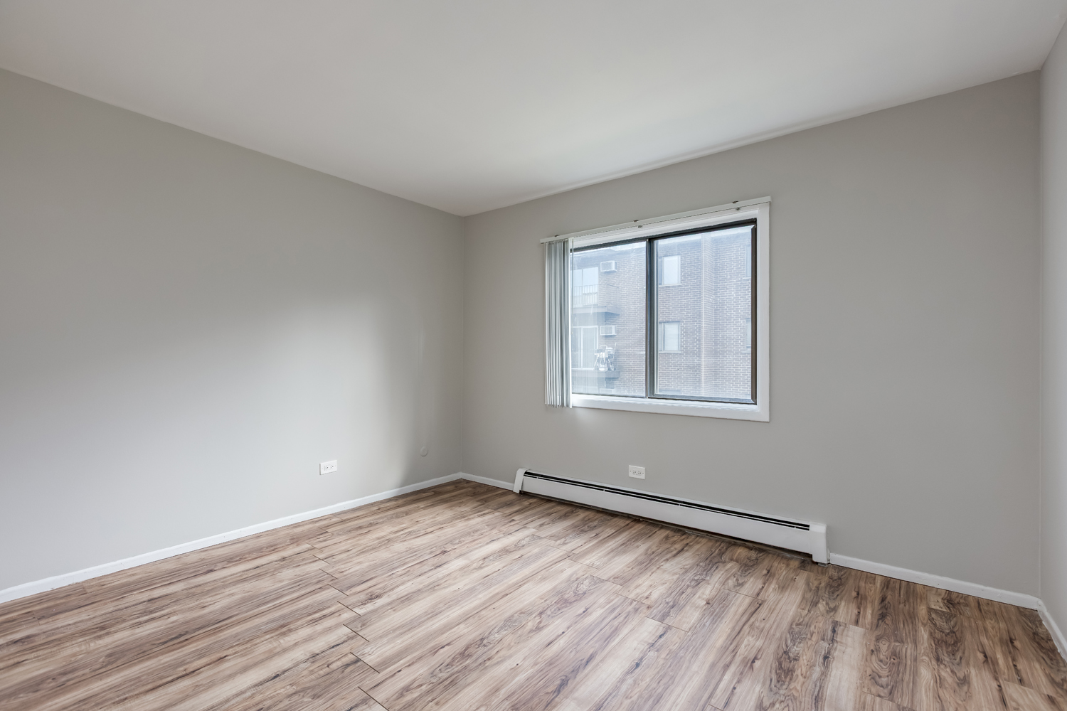 10429 Dearlove Road, Unit 4 Glenview, IL 60025 - Photo 10 of 16 Gallery Image 10