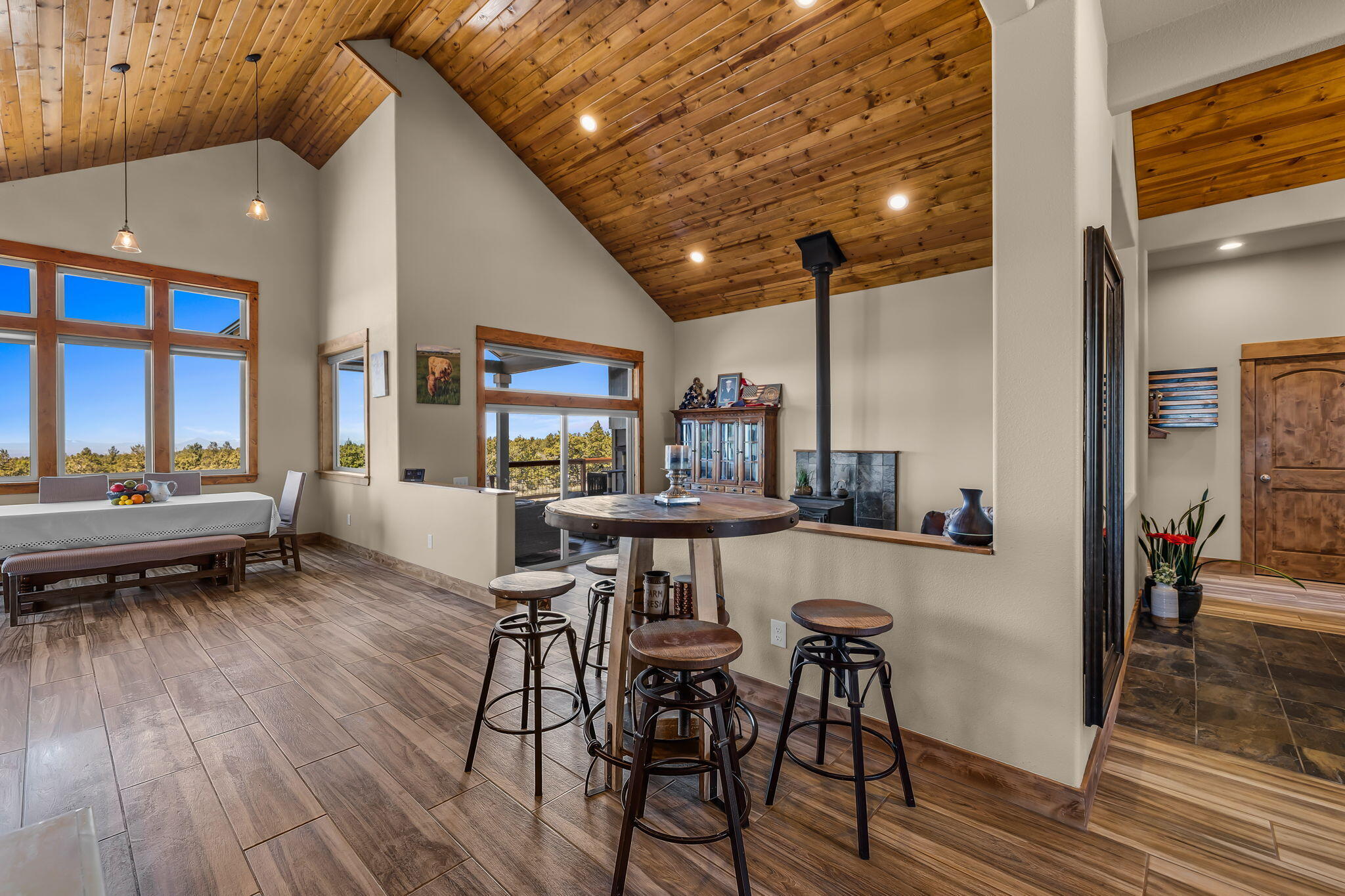 6040 Gravett Road Prineville, OR 97754 - Photo 7 of 77 a living room with furniture and a wooden floor