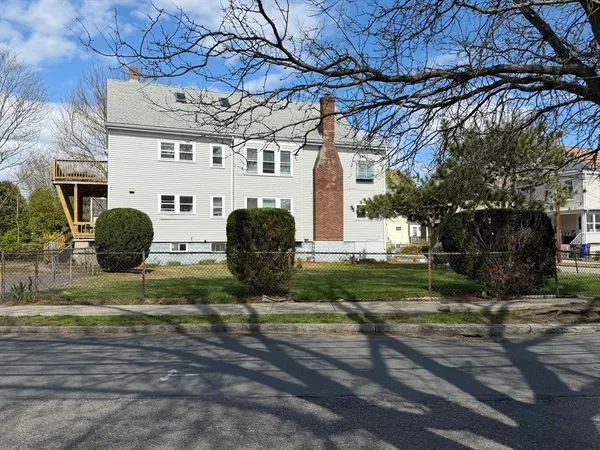 $3,300 | 75 Varnum Street, Unit 2, Arlington, MA 02474