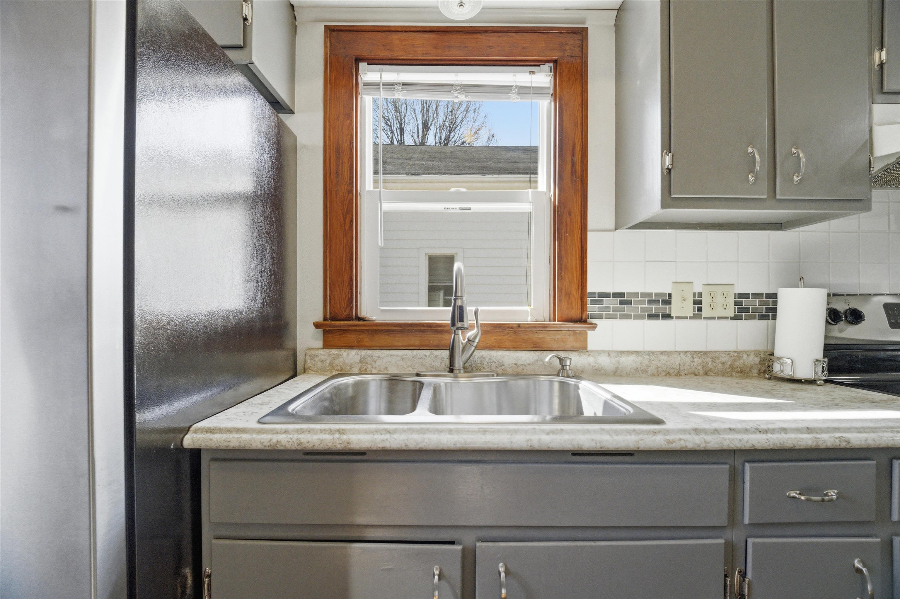 1306 South Lawe Street Appleton, WI 54915 - Photo 12 of 29