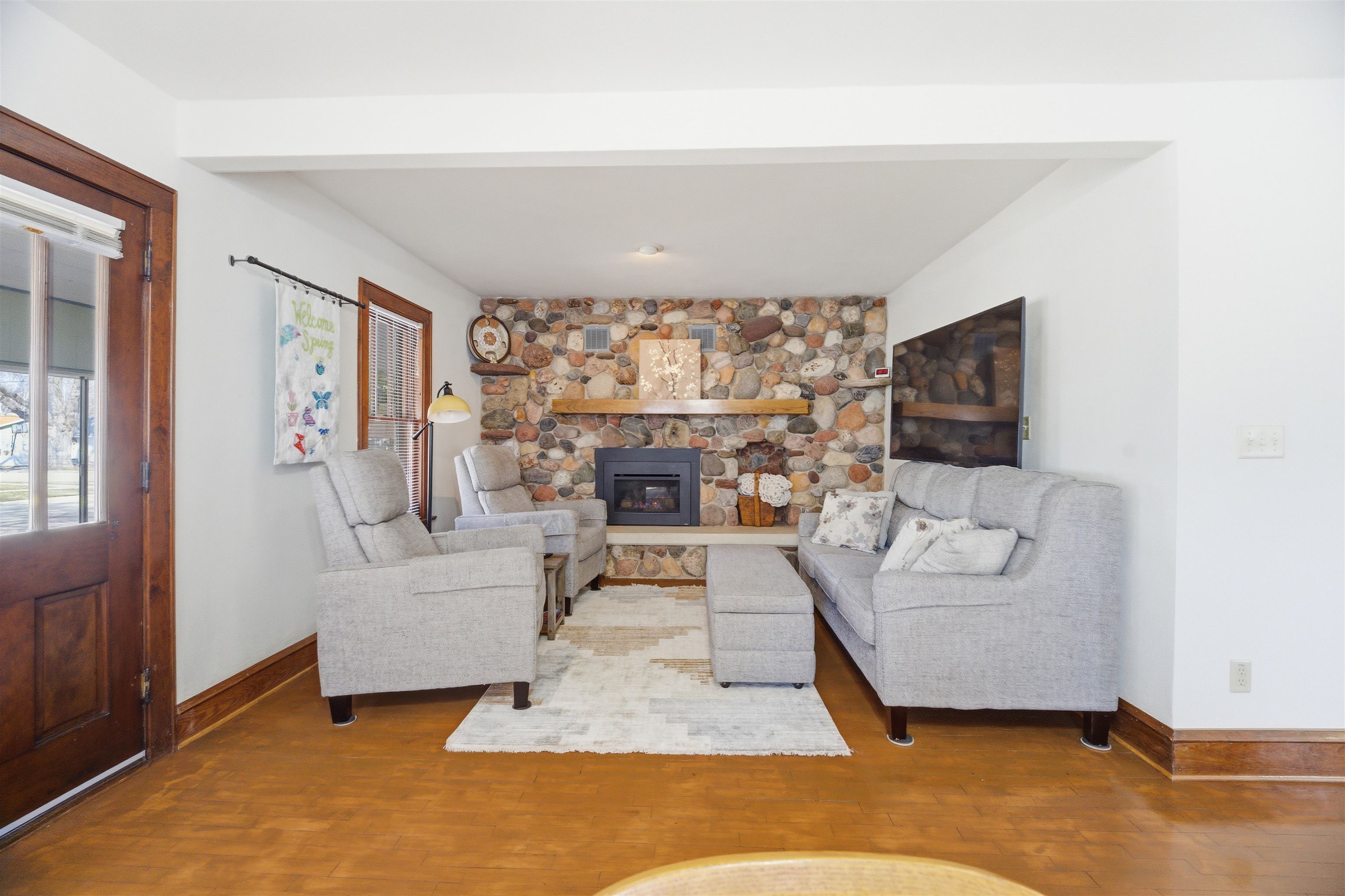 1306 South Lawe Street Appleton, WI 54915 - Photo 4 of 29