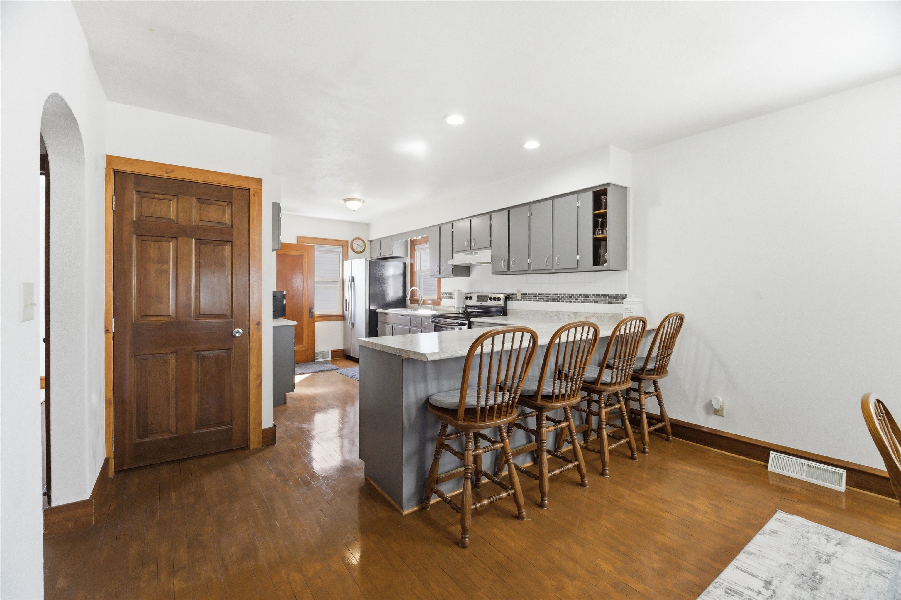 1306 South Lawe Street Appleton, WI 54915 - Photo 10 of 29