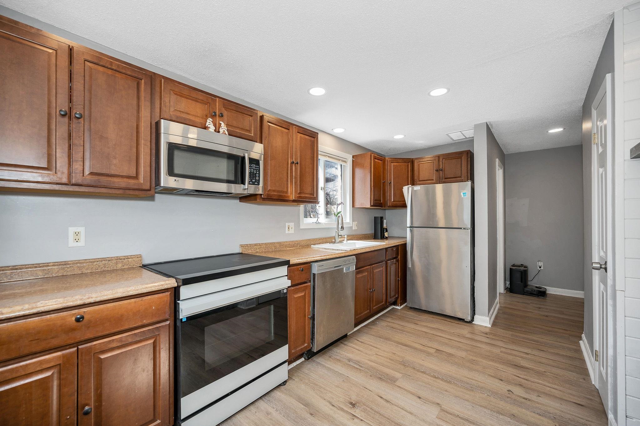 89 English Range Road Derry, NH 03038 - Photo 14 of 38 Gallery Image 14