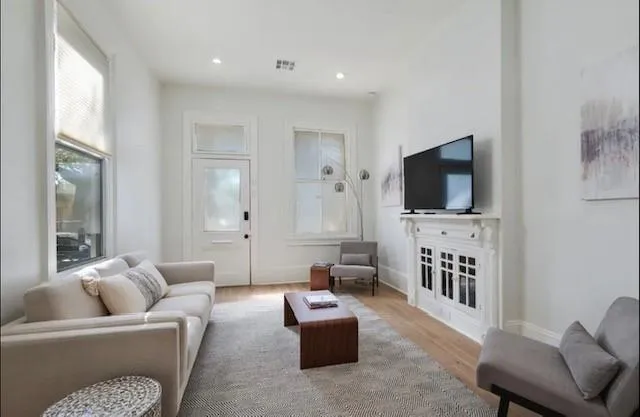 $1,850 | 1624 Gentilly Boulevard, Unit RIGHT, New Orleans, LA 70119