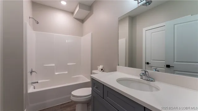 $399,000 | 104 Sierra Bay Drive, Unit 2F, Camdenton, MO 65020