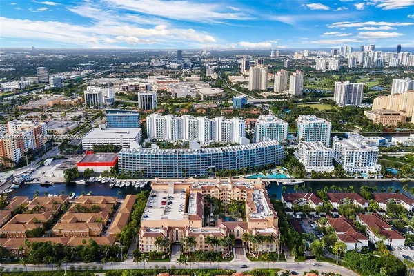$2,300 | 3001 Northeast 185th Street, Unit 534, Aventura, FL 33180