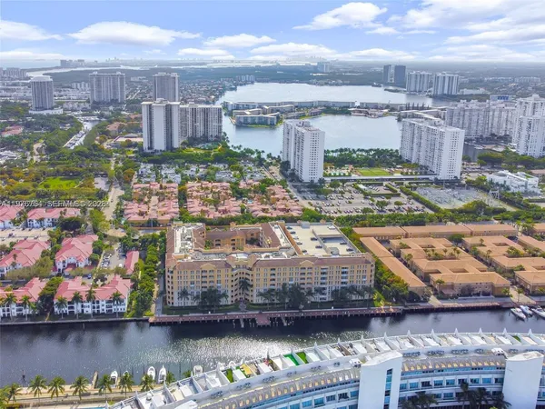 $2,300 | 3001 Northeast 185th Street, Unit 534, Aventura, FL 33180