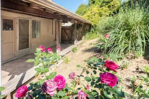 $1,350,000 | 4975 Whipple Way, San Diego, CA 92122