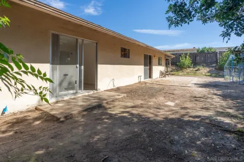 $1,350,000 | 4975 Whipple Way, San Diego, CA 92122