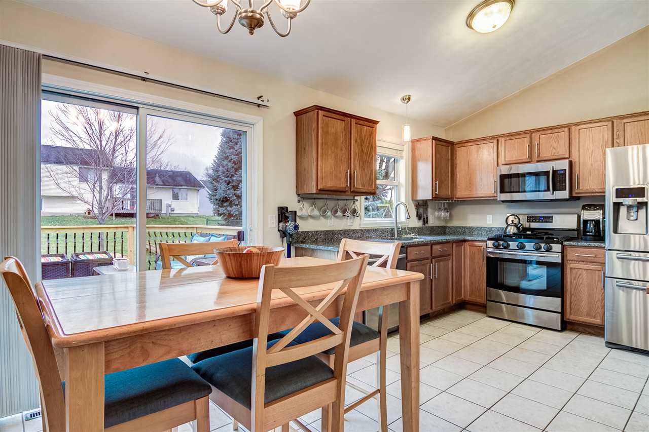 6461 Weaver Road Rockford, IL 61114 - Photo 6 of 24 Gallery Image 6