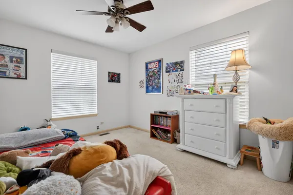 $639,900 | 2072 Inverness Drive, Vernon Hills, IL 60061