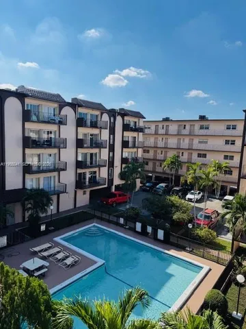 $2,200 | 1950 West 54th Street, Unit 302, Hialeah, FL 33012