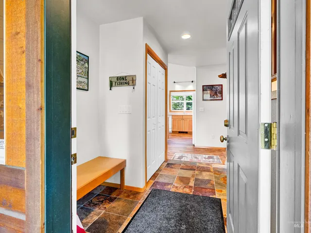 $909,000 | 910 Camas Place, McCall, ID 83638