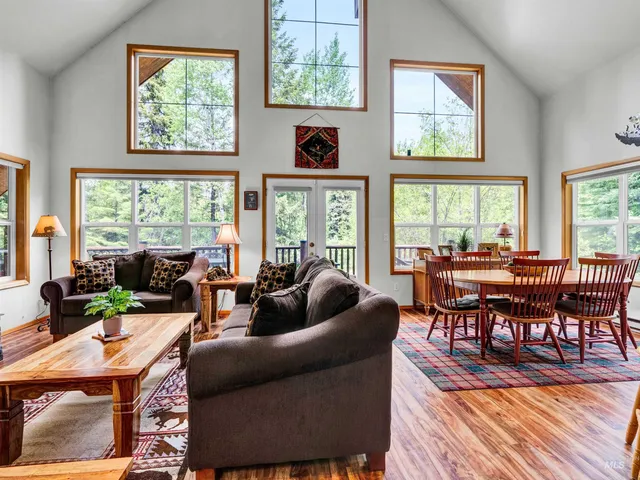 $909,000 | 910 Camas Place, McCall, ID 83638