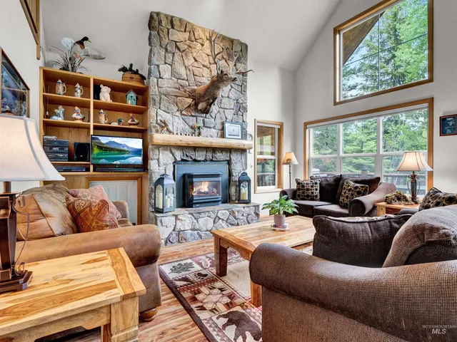 $909,000 | 910 Camas Place, McCall, ID 83638