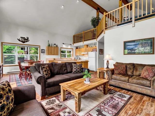$909,000 | 910 Camas Place, McCall, ID 83638