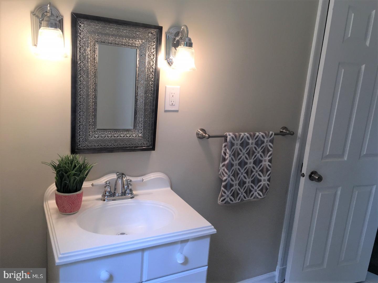 76 Blackwell Road Pennington, NJ 08534 - Photo 11 of 21 Gallery Image 11