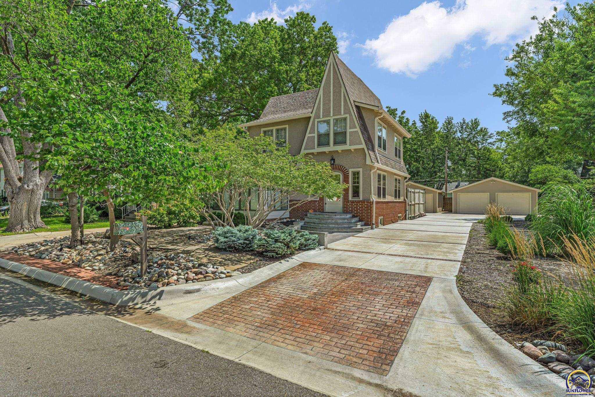 1618 Southwest High Avenue Topeka, KS 66604 - Photo 3 of 40