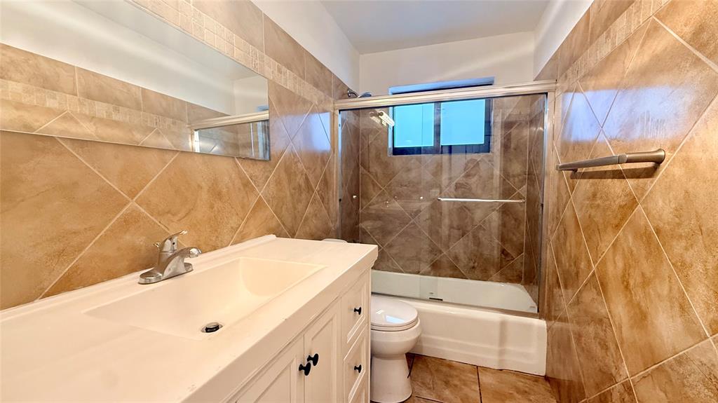 3193 Taft Street Hollywood, FL 33021 - Photo 7 of 18