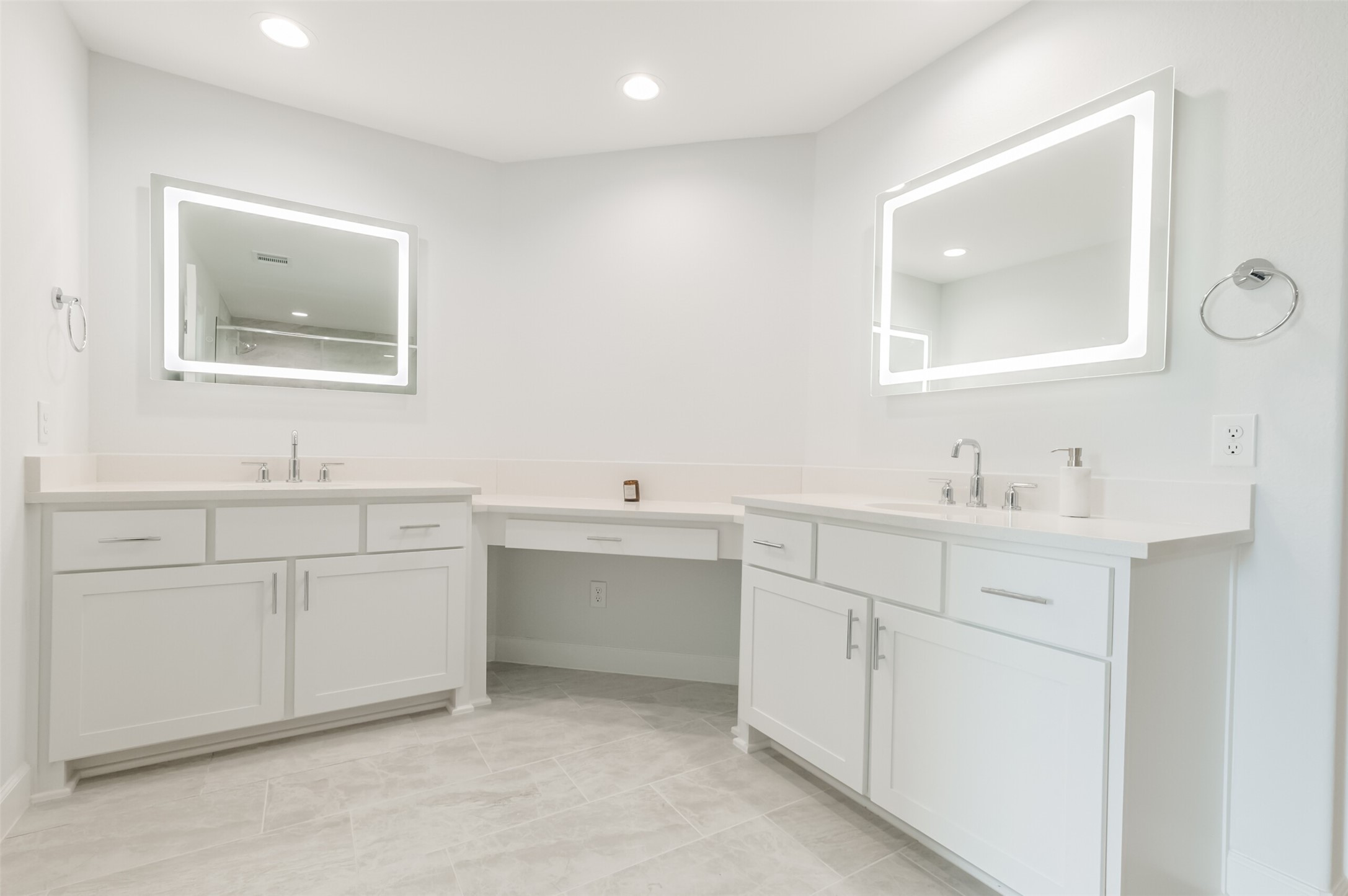 307 Parker Street Houston, TX 77007 - Photo 15 of 25 a bathroom with a double vanity sink mirror and
