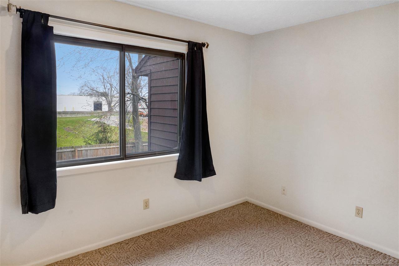 215 East Jolly Road Lansing, MI 48910 - Photo 23 of 38 50070946-22.JPG