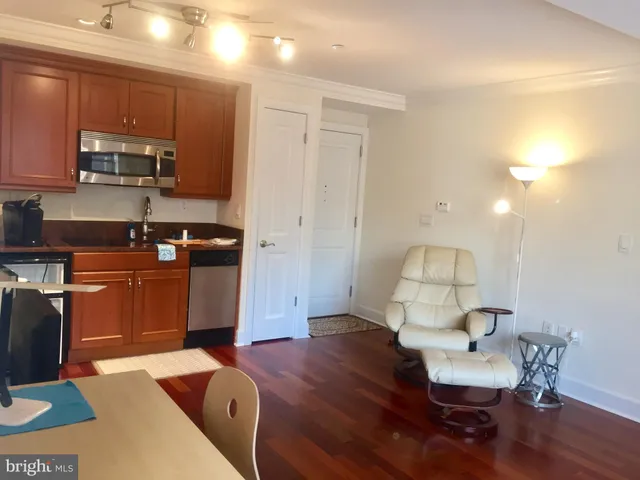$1,525 | 1701-15 Locust Street, Unit 1817, Philadelphia, PA 19103