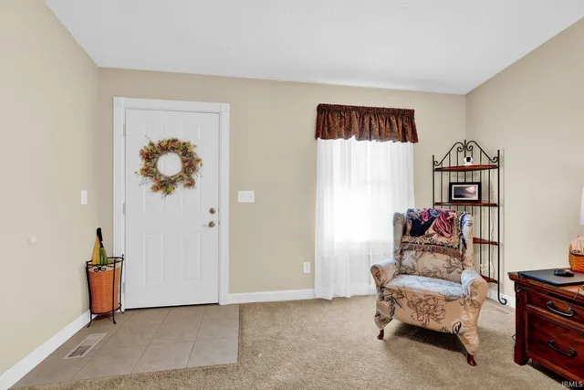 $206,900 | 525 South 8th Avenue, Haubstadt, IN 47639