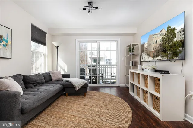 $399,900 | 14810 Mason Creek Circle, Woodbridge, VA 22191