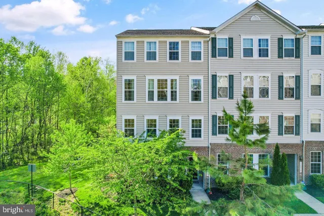 $399,900 | 14810 Mason Creek Circle, Woodbridge, VA 22191