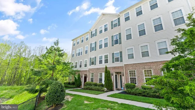 $399,900 | 14810 Mason Creek Circle, Woodbridge, VA 22191