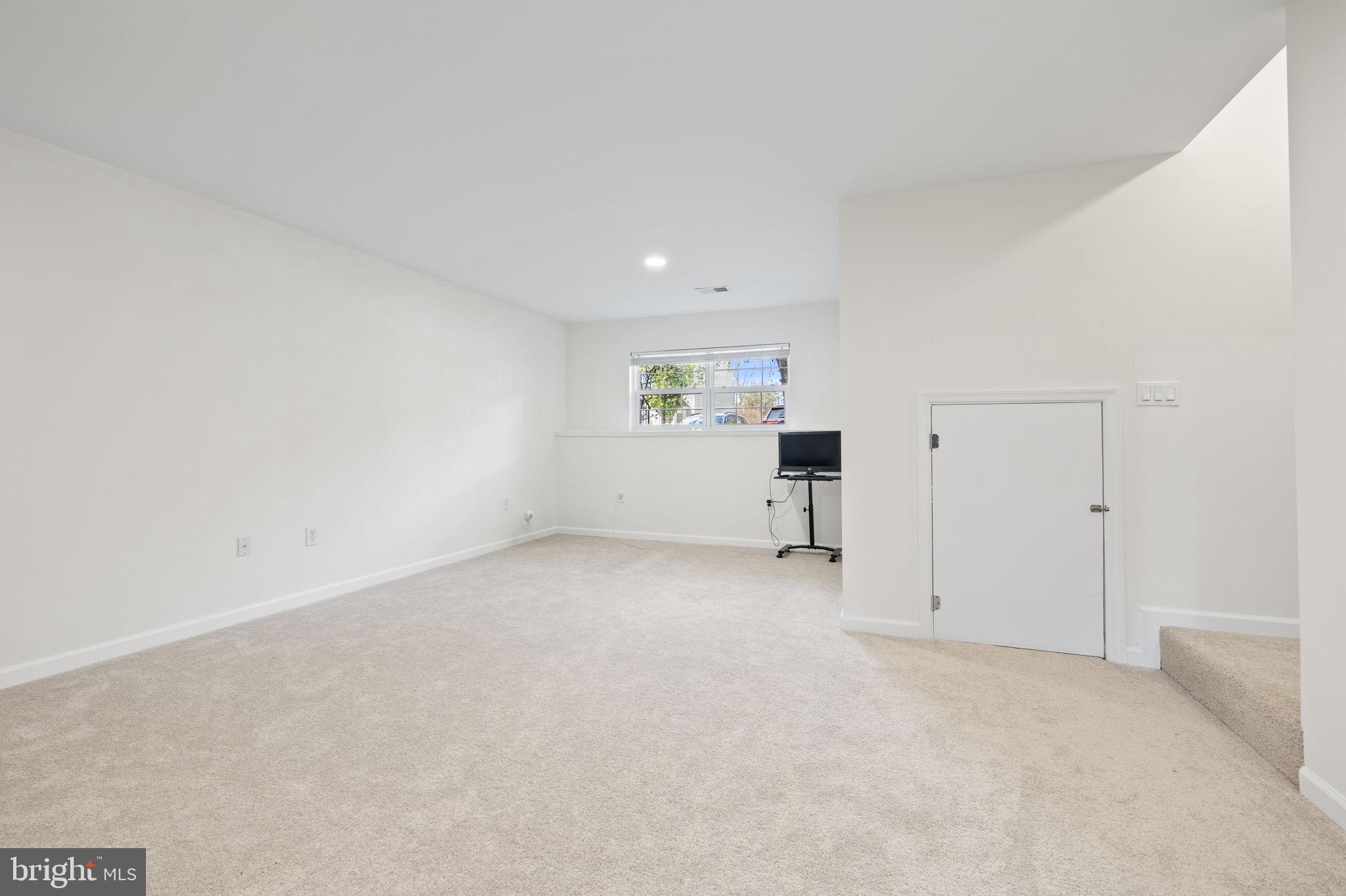 8777 Dunstable Loop Bristow, VA 20136 - Photo 19 of 25 a view of an empty room