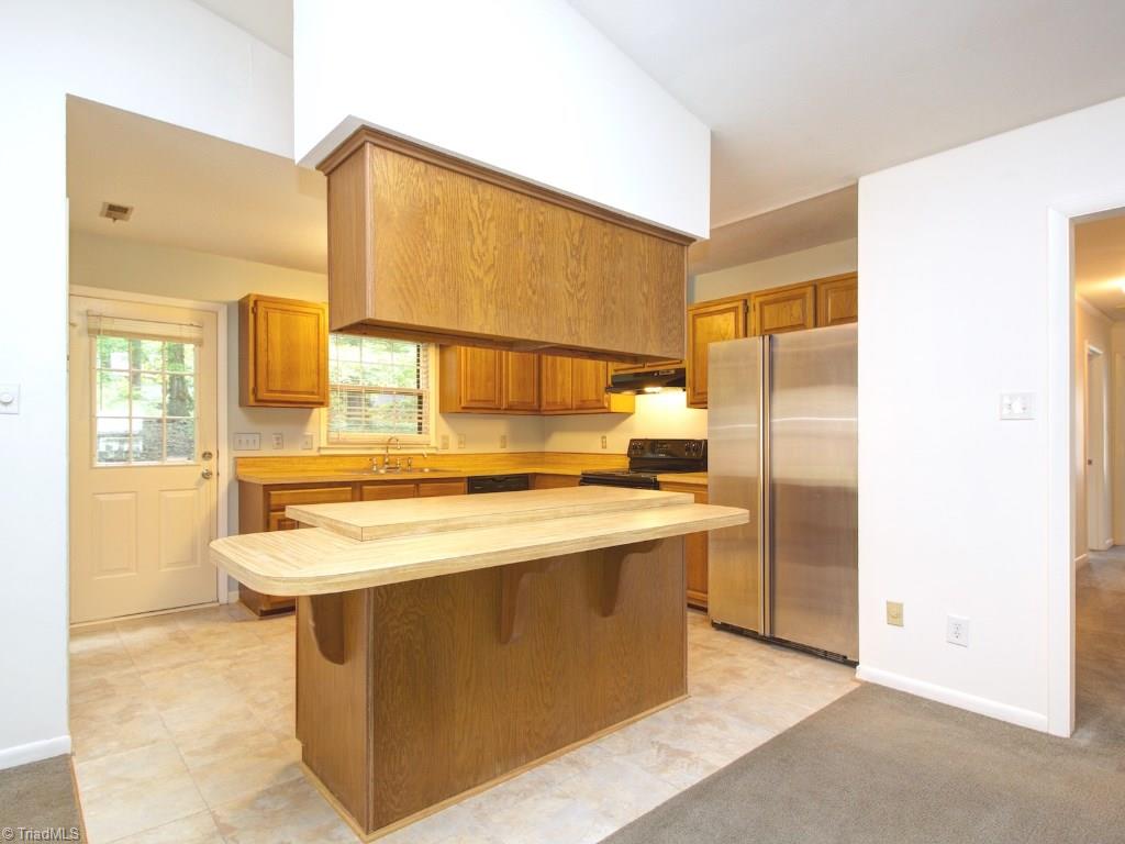 1112 Eagle Road Greensboro, NC 27407 - Photo 6 of 21 Kitchen