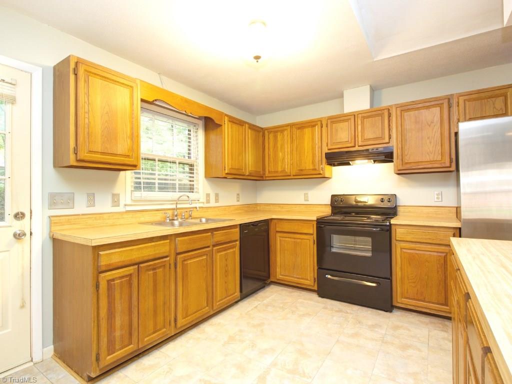 1112 Eagle Road Greensboro, NC 27407 - Photo 7 of 21 Kitchen