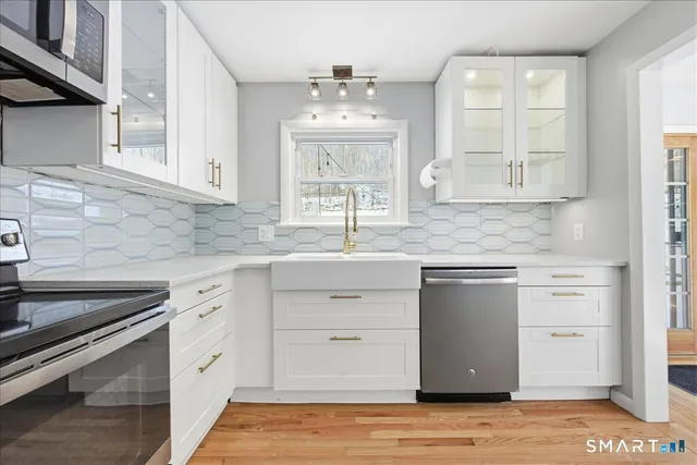 $439,900 | 48 North Glenwoods Road, Ledyard, CT 06335