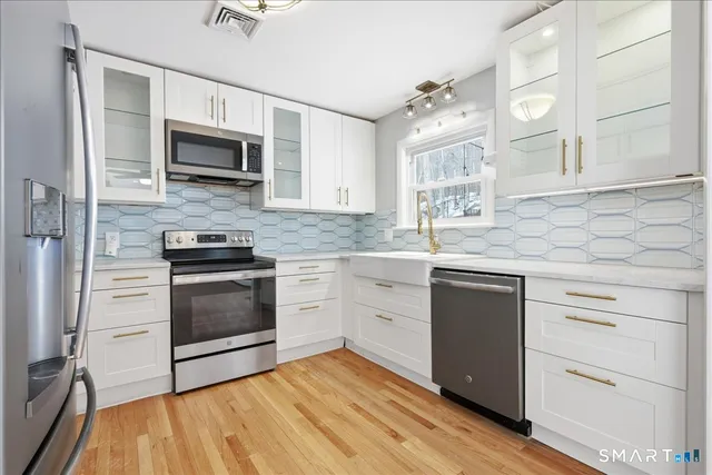 $439,900 | 48 North Glenwoods Road, Ledyard, CT 06335