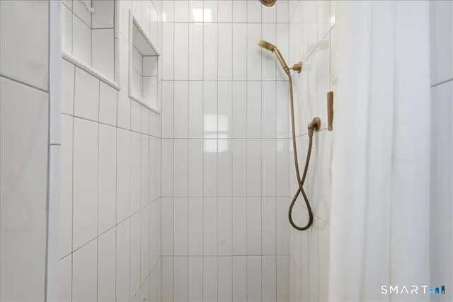 $439,900 | 48 North Glenwoods Road, Ledyard, CT 06335