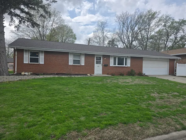 $219,900 | 217 Foster Drive, Normal, IL 61761