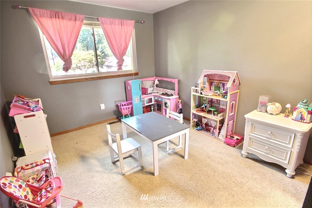 14102 148th Place Southeast Renton, WA 98059 - Photo 14 of 19