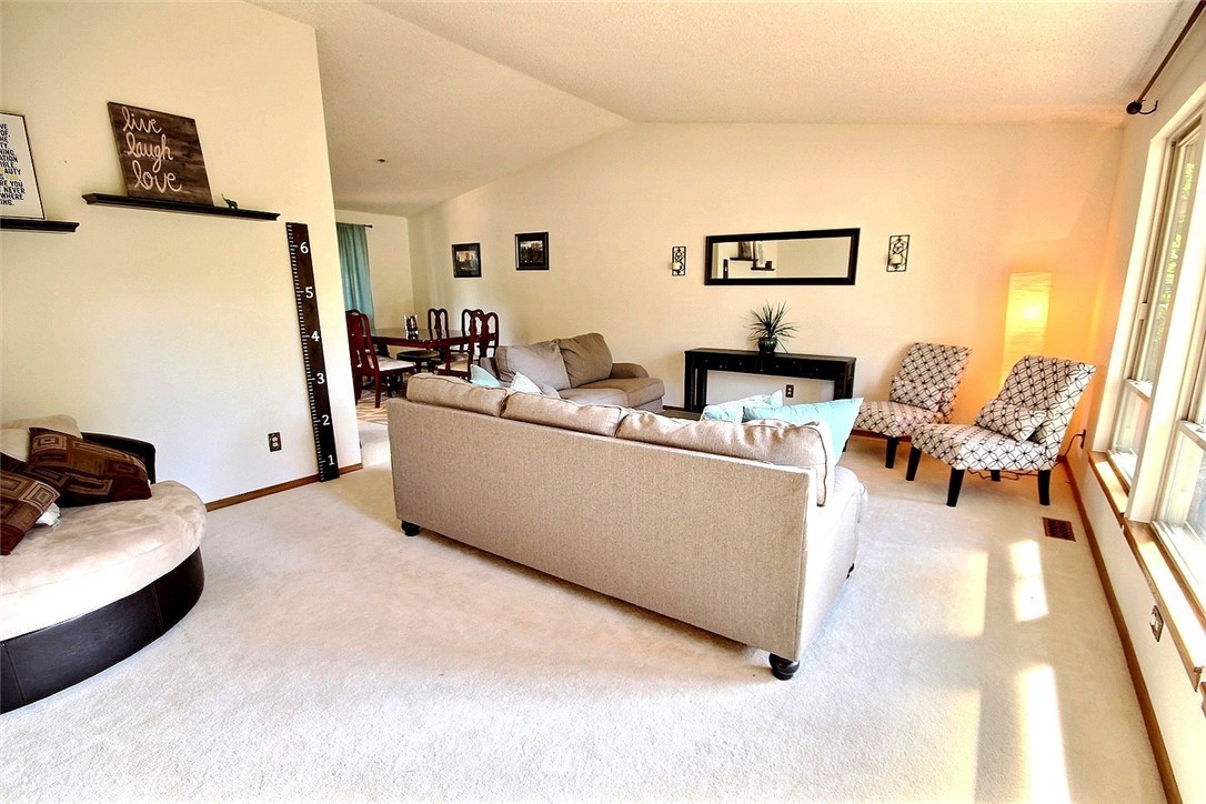 14102 148th Place Southeast Renton, WA 98059 - Photo 5 of 19