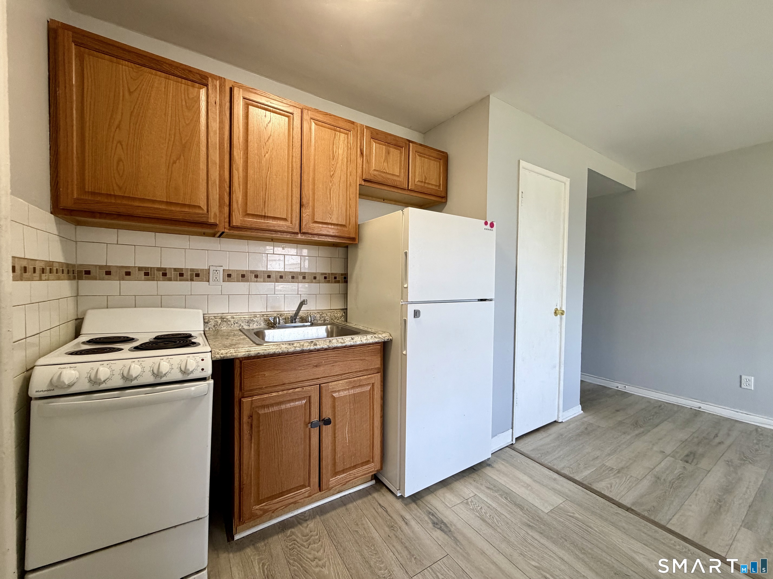 145 Cowles Street, Unit B7 Bridgeport, CT 06607 - Photo 5 of 8