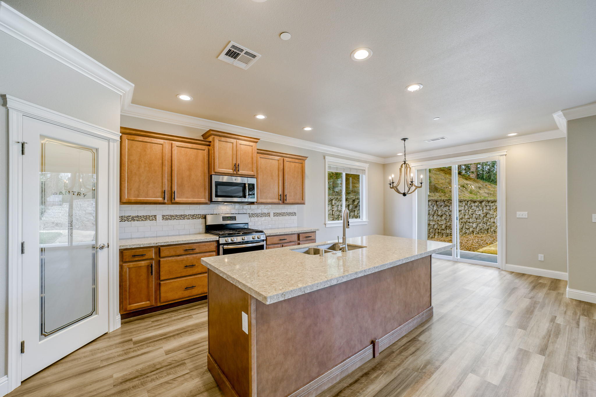 4585 Risstay Way Shasta Lake, CA 96019 - Photo 2 of 46 Quartz counters