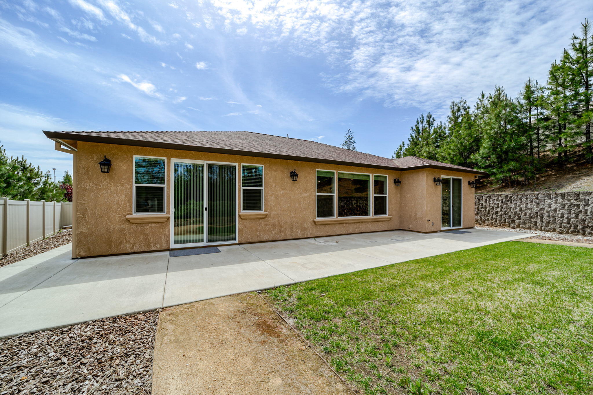 4585 Risstay Way Shasta Lake, CA 96019 - Photo 27 of 46 rear view of home