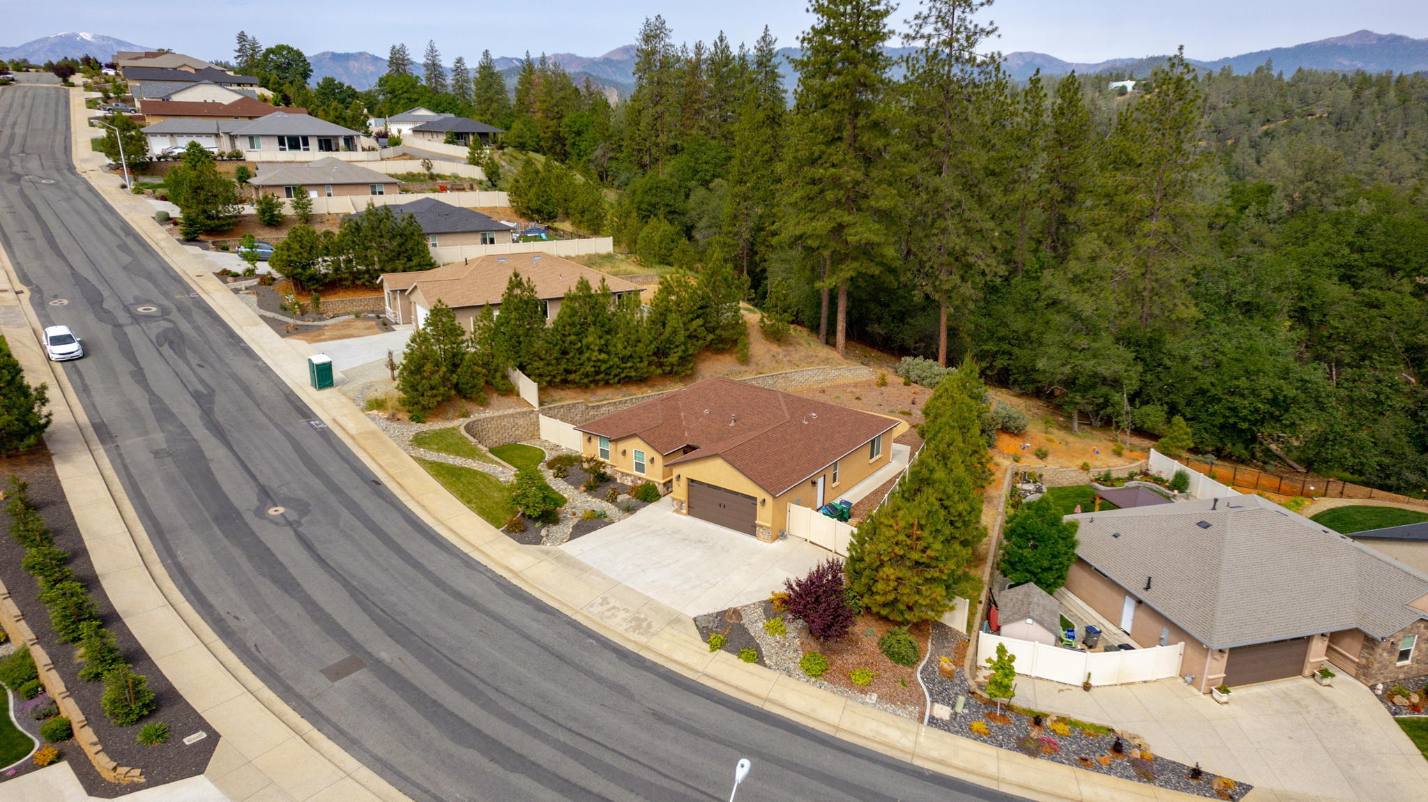 4585 Risstay Way Shasta Lake, CA 96019 - Photo 38 of 46 space between neighbors