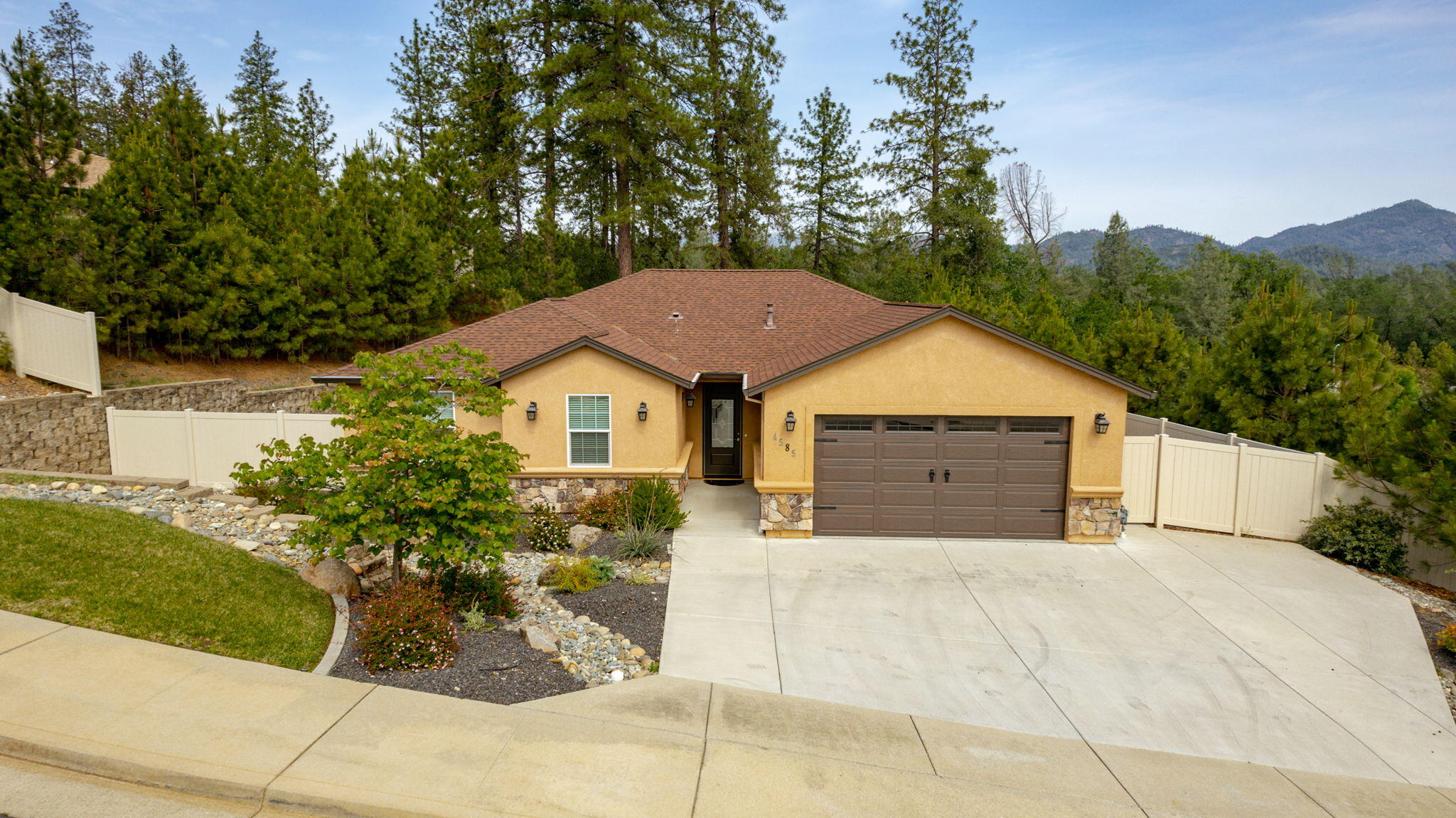 4585 Risstay Way Shasta Lake, CA 96019 - Photo 44 of 46 Exterior Front